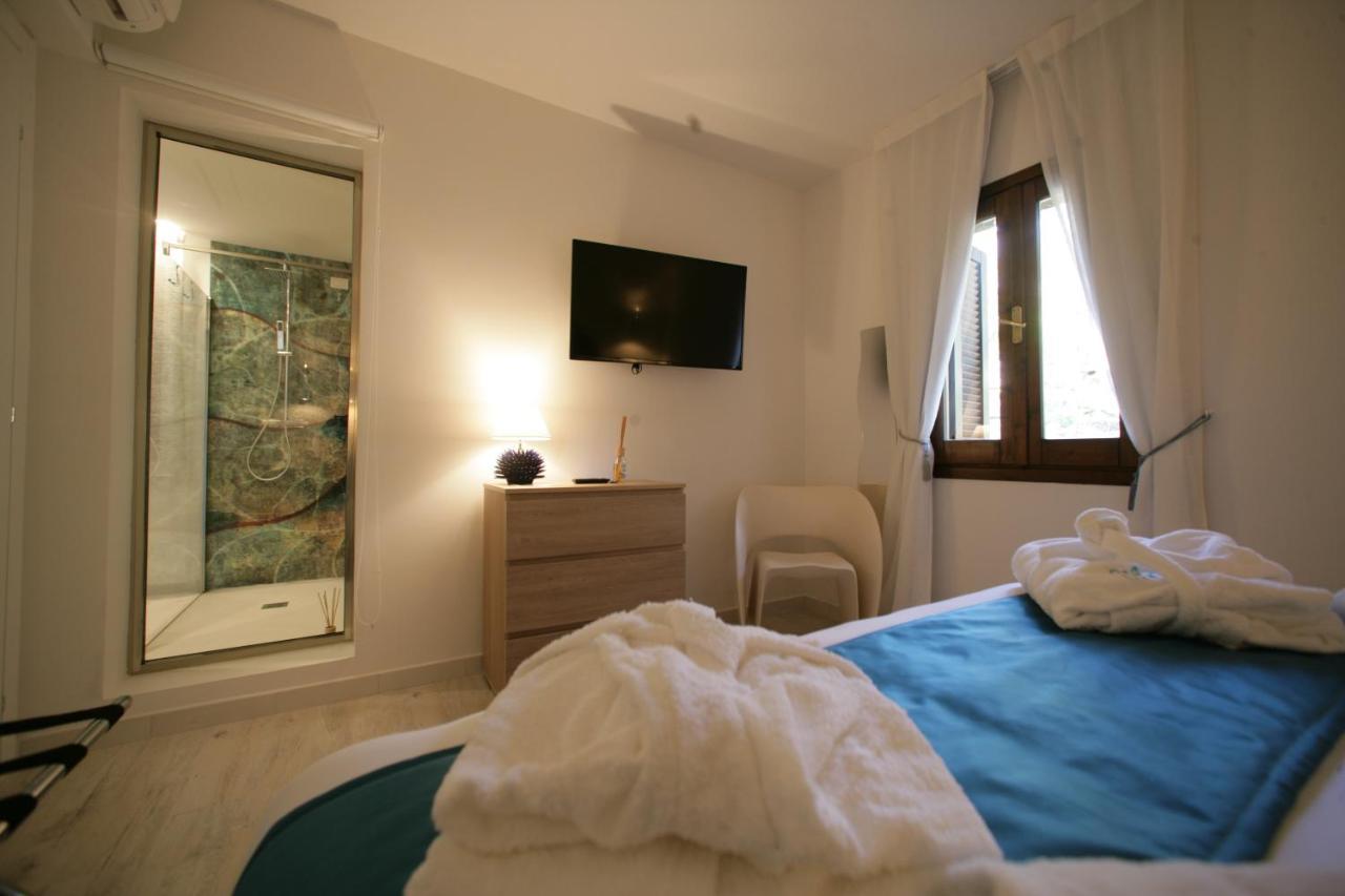 King Suite Spa Bath